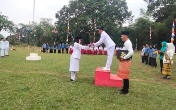 Tanamkan Cinta Tanah Air, Desa Embacang Baru Gelar Upacara HUT RI ke-80